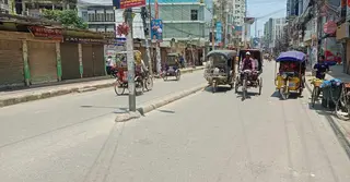 জৈষ্ঠ্যের খরতাপে পুড়ছে ময়মনসিংহ, রোজগারে নেমে নাকাল শ্রমজীবীরা